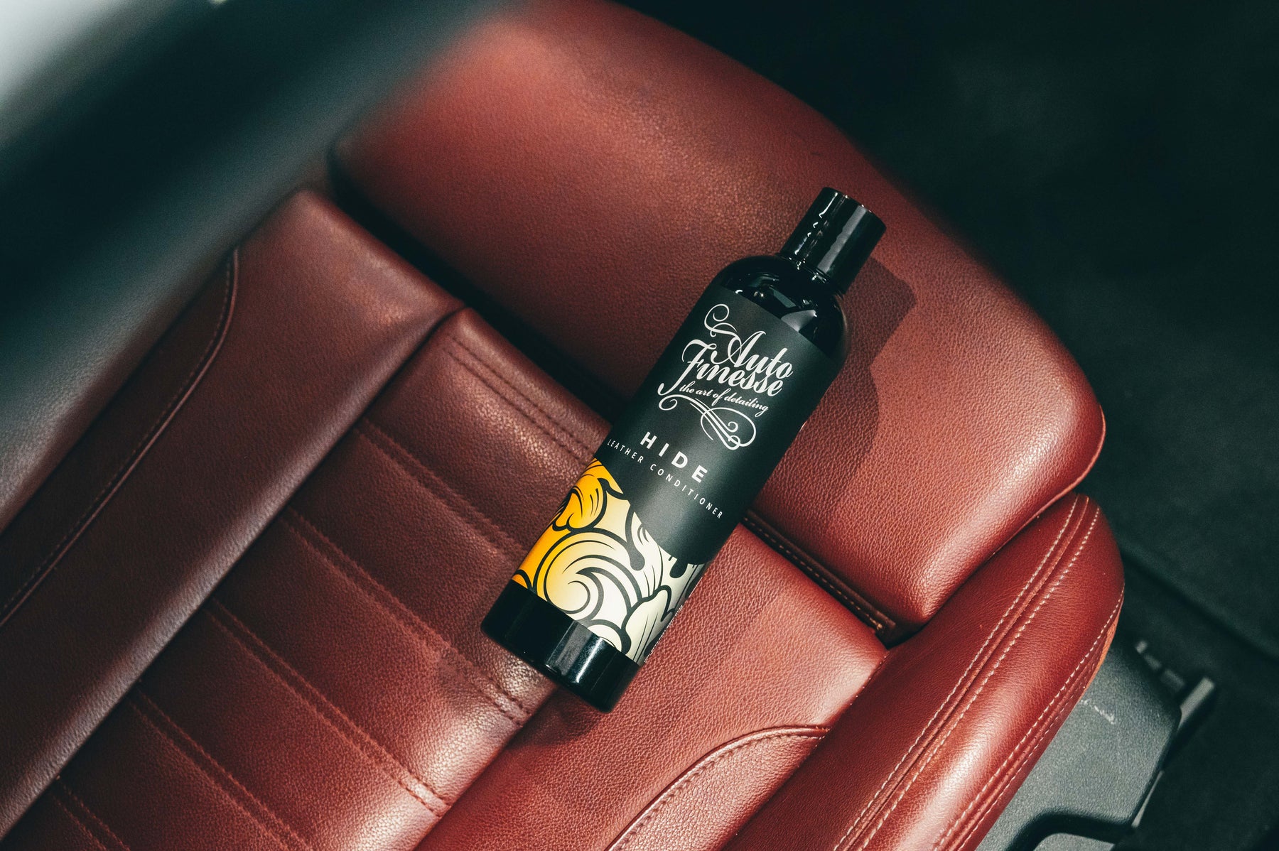 &Epsilon;&phi;&alpha;&rho;&mu;&omicron;&gamma;ή Auto Finesse Hide Conditioner &sigma;&epsilon; &delta;&epsilon;&rho;&mu;ά&tau;&iota;&nu;&omicron; &kappa;ά&theta;&iota;&sigma;&mu;&alpha;